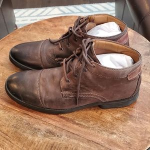Clarks Devington Chukka Boots